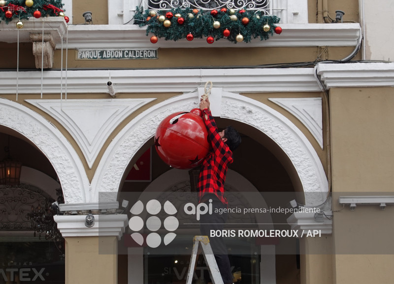 CUENCA-ADORNOS NAVIDEÑOS-CENTRO HISTORICO