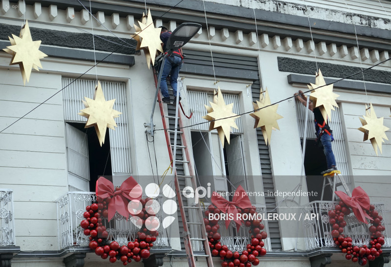 CUENCA-ADORNOS NAVIDEÑOS-CENTRO HISTORICO