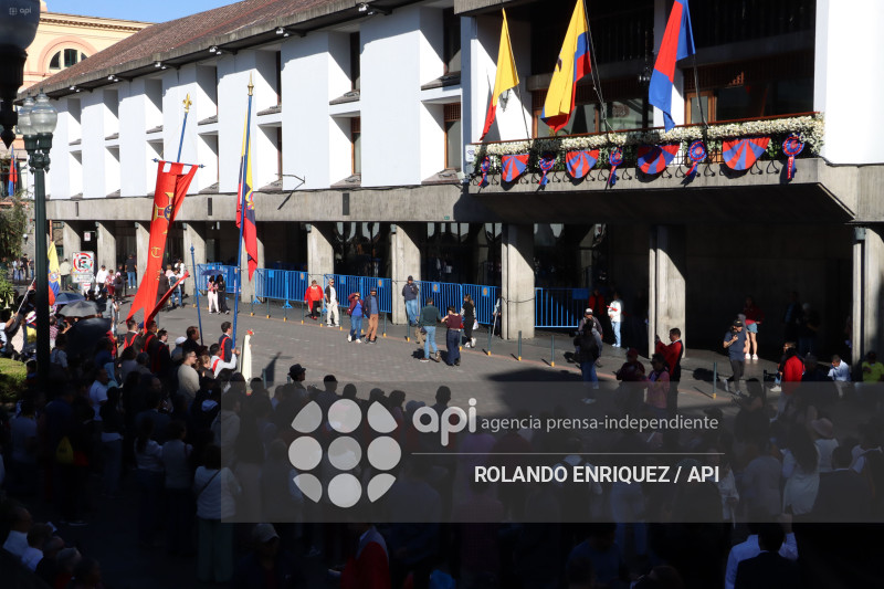 PLANTON RECHZO  DRAG QUEEN  CAPILLA