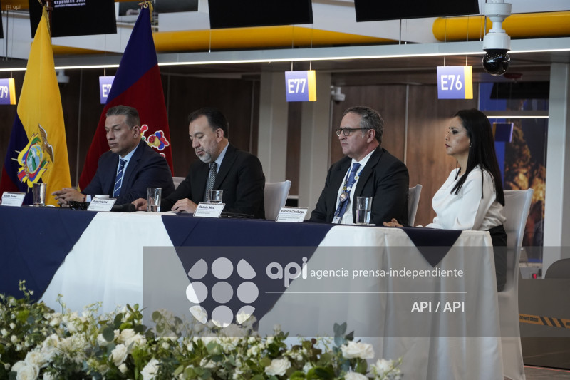 AMPLIACION AEROPUERTO MARISCAL SUCRE