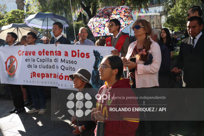 PLANTON RECHZO  DRAG QUEEN  CAPILLA