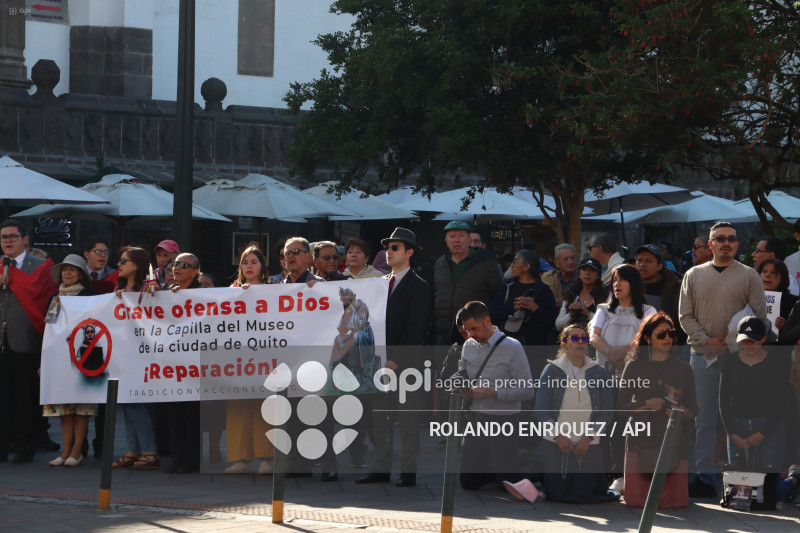 PLANTON RECHZO  DRAG QUEEN  CAPILLA