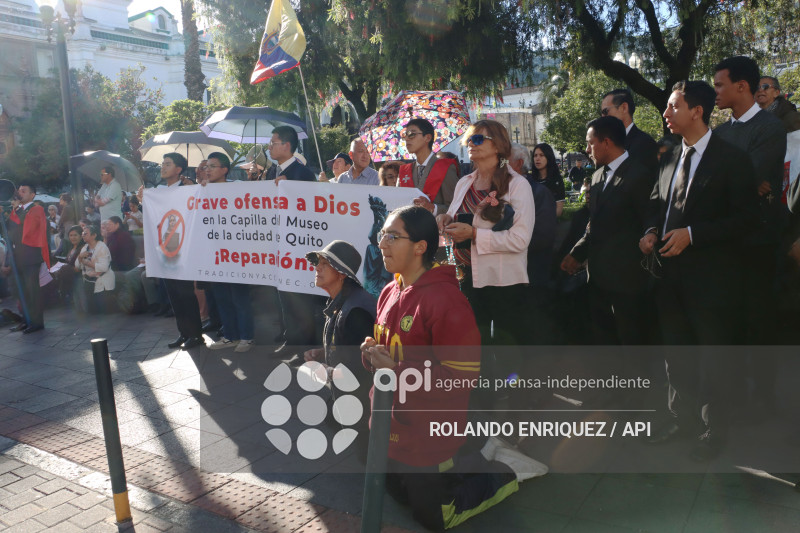 PLANTON RECHZO  DRAG QUEEN  CAPILLA