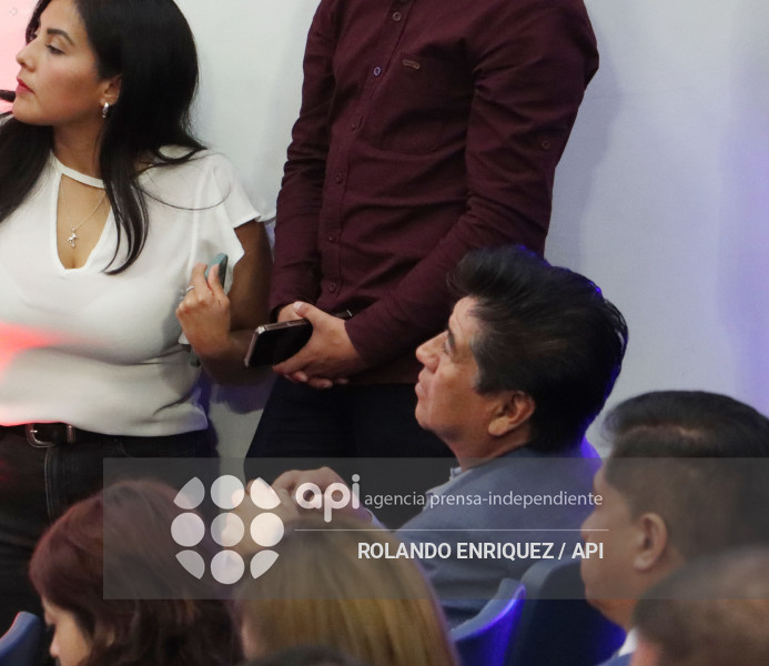 SESION CPCCS CONDECORACION A CANCILLER GABRIELA SOMMERFELD