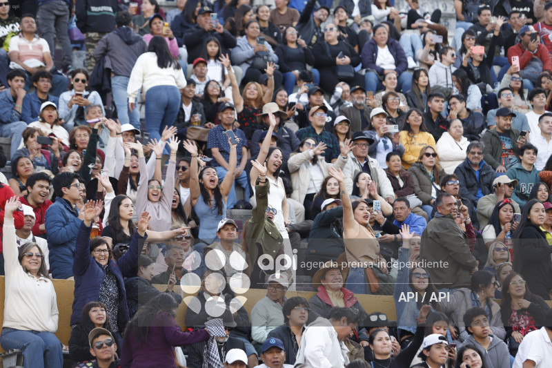 ARTISTAS PLAZA DE TOROS