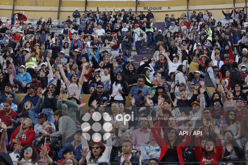 ARTISTAS PLAZA DE TOROS