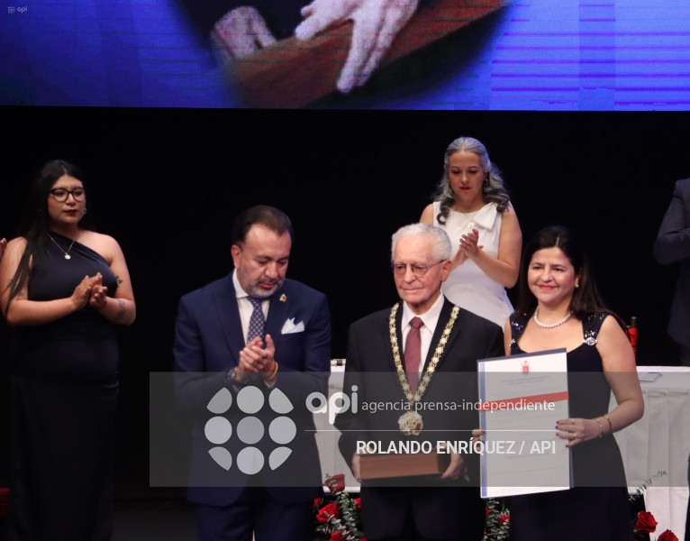 SESION SOLEMNE DEL MUNICIPIO DE QUITO