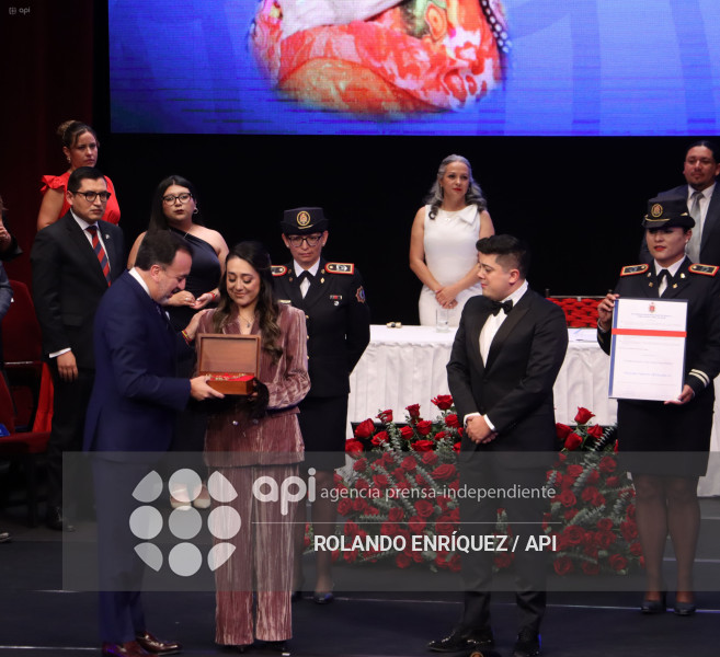 SESION SOLEMNE DEL MUNICIPIO DE QUITO