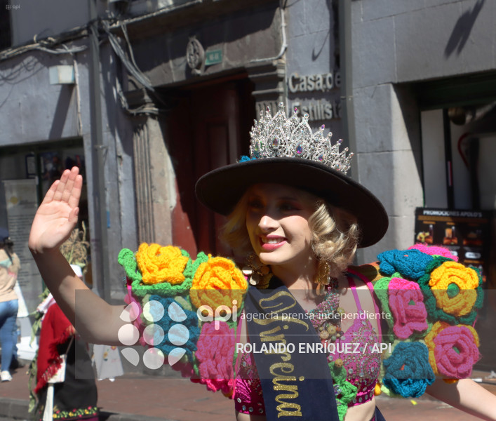 DESFILE FIESTAS DE FUNDACION DE QUITO