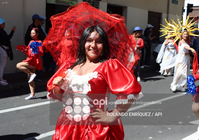 DESFILE FIESTAS DE FUNDACION DE QUITO
