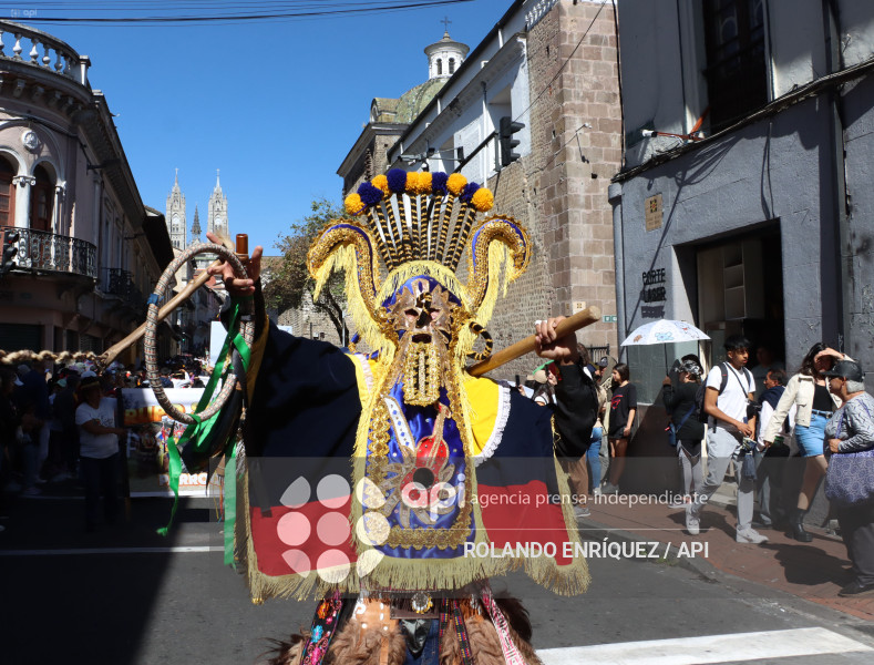 DESFILE FIESTAS DE FUNDACION DE QUITO