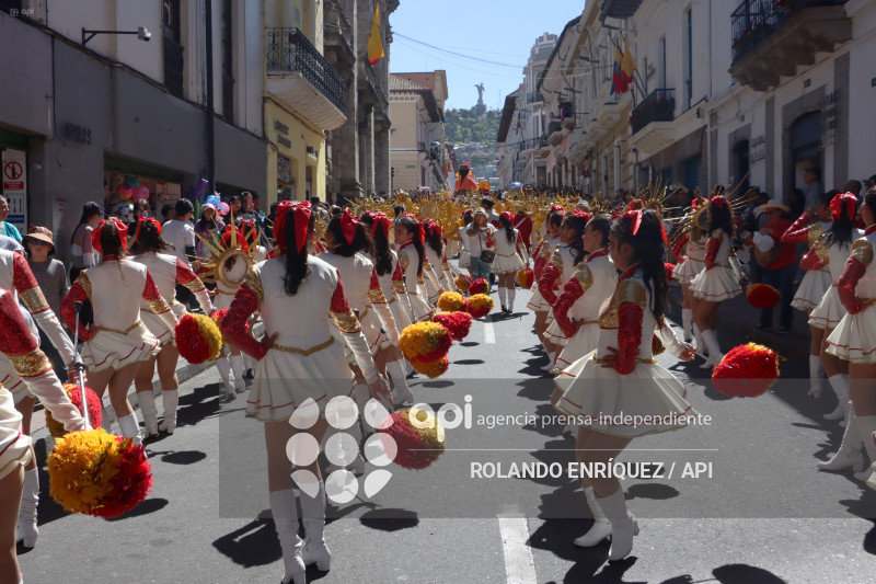 DESFILE FIESTAS DE FUNDACION DE QUITO