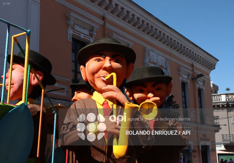 DESFILE FIESTAS DE FUNDACION DE QUITO
