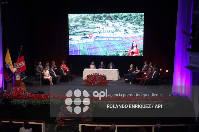 SESION SOLEMNE DEL MUNICIPIO DE QUITO