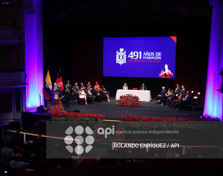 SESION SOLEMNE DEL MUNICIPIO DE QUITO