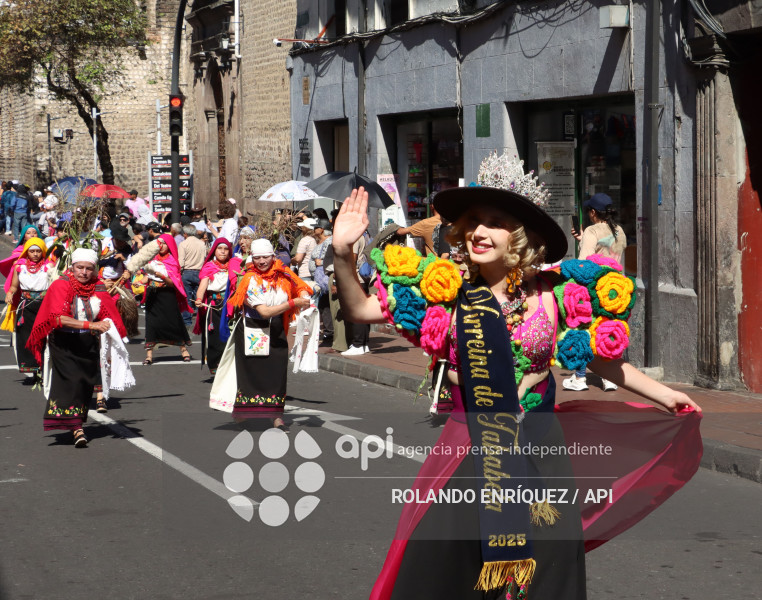 DESFILE FIESTAS DE FUNDACION DE QUITO