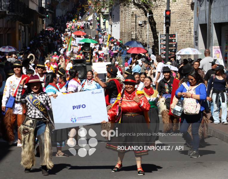 DESFILE FIESTAS DE FUNDACION DE QUITO