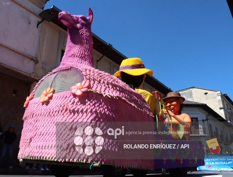 DESFILE FIESTAS DE FUNDACION DE QUITO