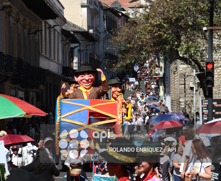 DESFILE FIESTAS DE FUNDACION DE QUITO