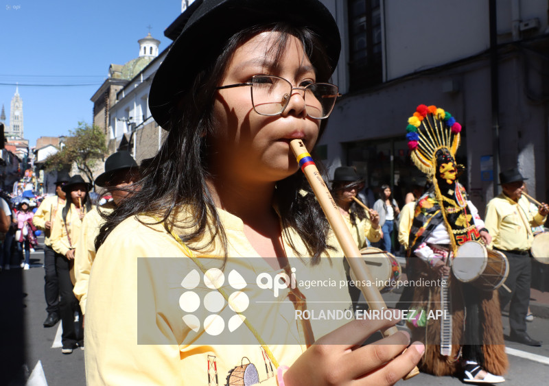 DESFILE FIESTAS DE FUNDACION DE QUITO