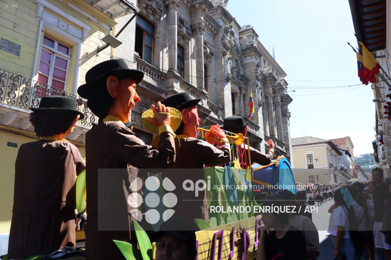 DESFILE FIESTAS DE FUNDACION DE QUITO