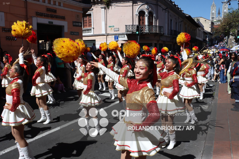 DESFILE FIESTAS DE FUNDACION DE QUITO