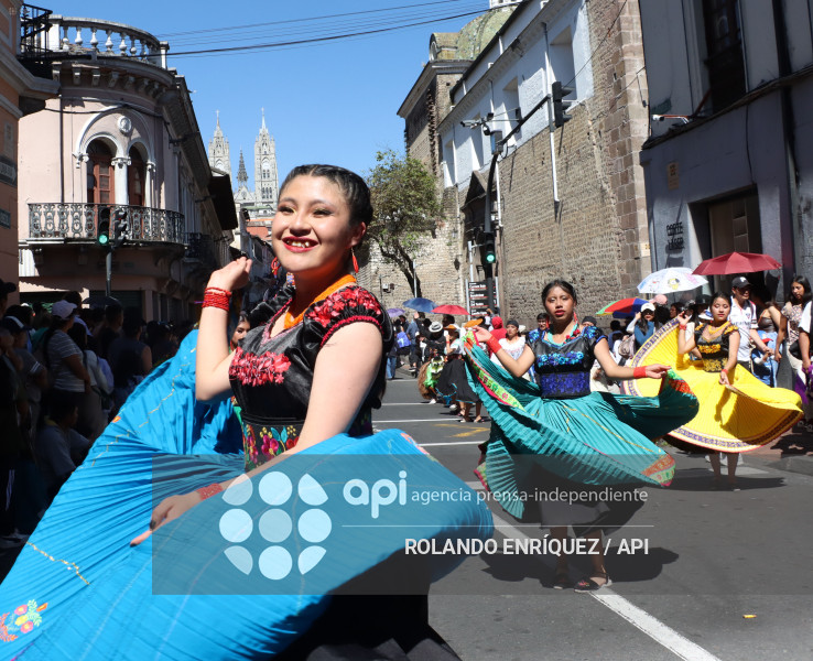 DESFILE FIESTAS DE FUNDACION DE QUITO