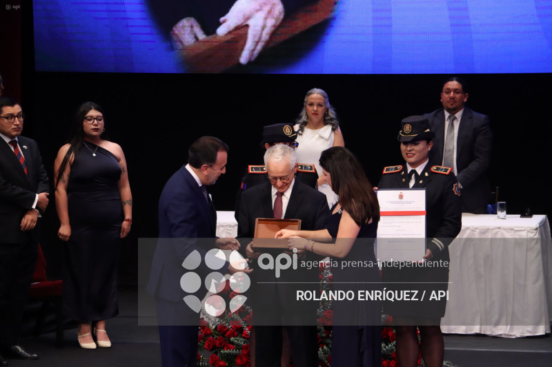 SESION SOLEMNE DEL MUNICIPIO DE QUITO