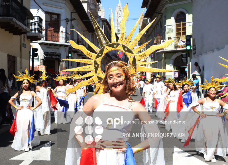 DESFILE FIESTAS DE FUNDACION DE QUITO