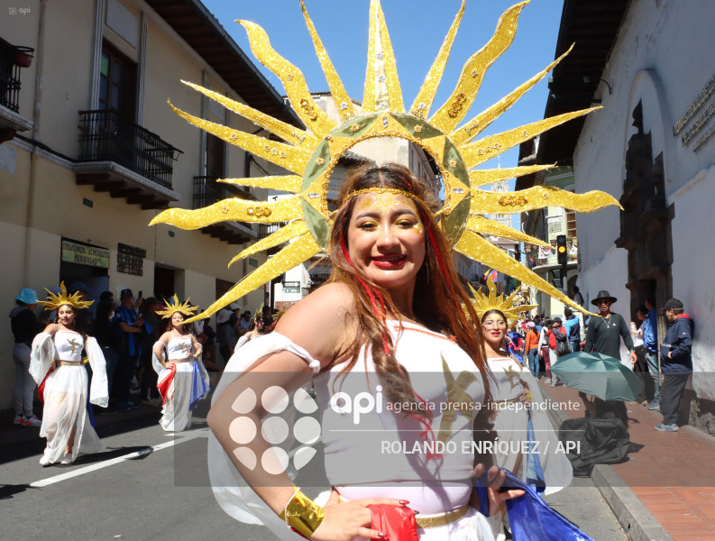 DESFILE FIESTAS DE FUNDACION DE QUITO