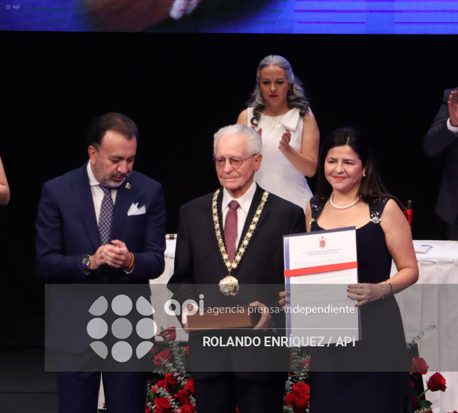 SESION SOLEMNE DEL MUNICIPIO DE QUITO