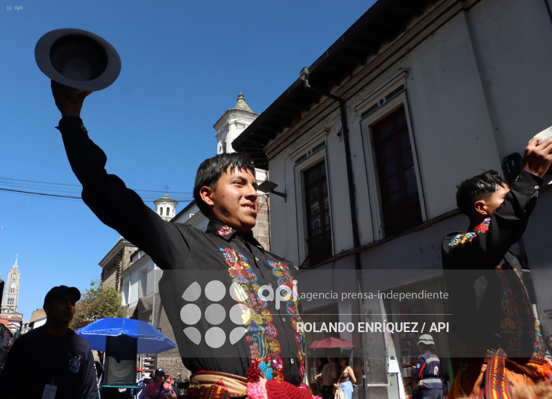 DESFILE FIESTAS DE FUNDACION DE QUITO