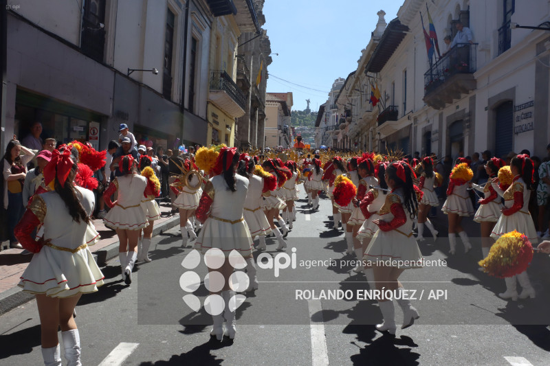 DESFILE FIESTAS DE FUNDACION DE QUITO