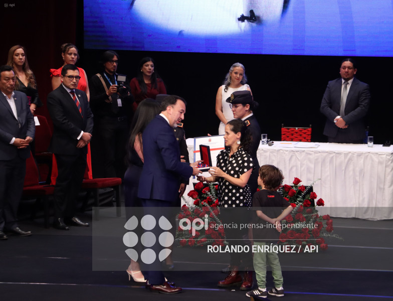 SESION SOLEMNE DEL MUNICIPIO DE QUITO