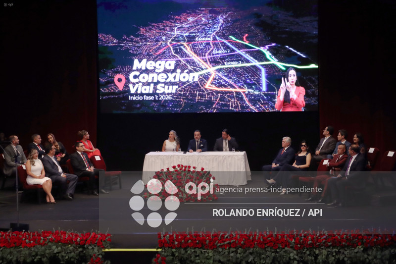 SESION SOLEMNE DEL MUNICIPIO DE QUITO