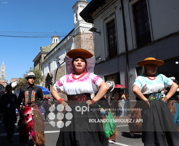 DESFILE FIESTAS DE FUNDACION DE QUITO
