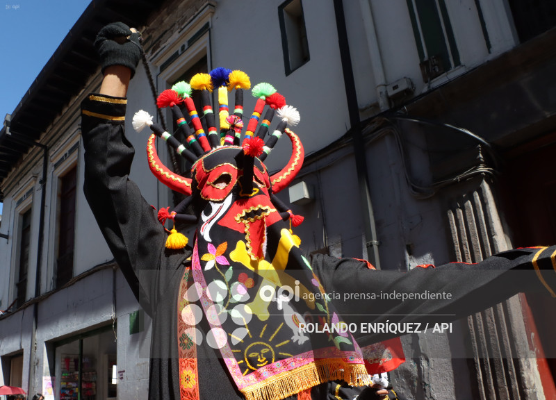 DESFILE FIESTAS DE FUNDACION DE QUITO
