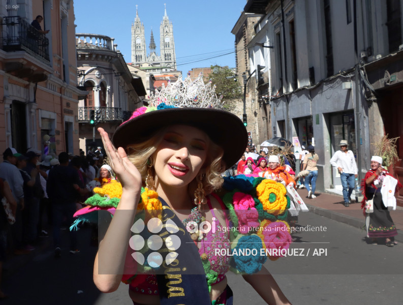 DESFILE FIESTAS DE FUNDACION DE QUITO