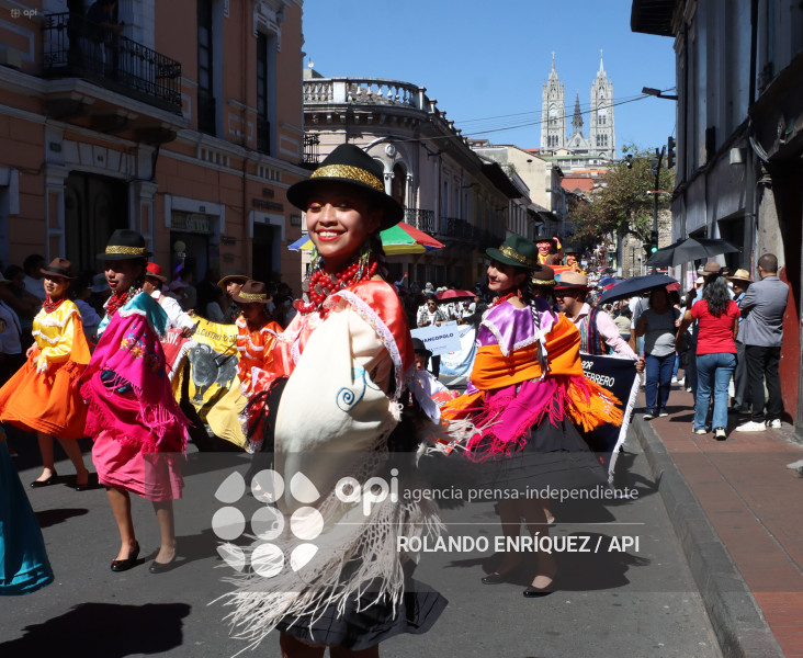 DESFILE FIESTAS DE FUNDACION DE QUITO