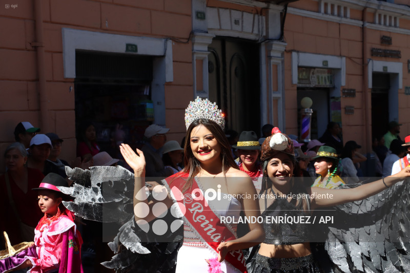 DESFILE FIESTAS DE FUNDACION DE QUITO