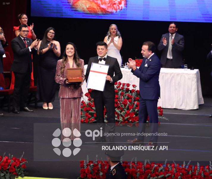 SESION SOLEMNE DEL MUNICIPIO DE QUITO