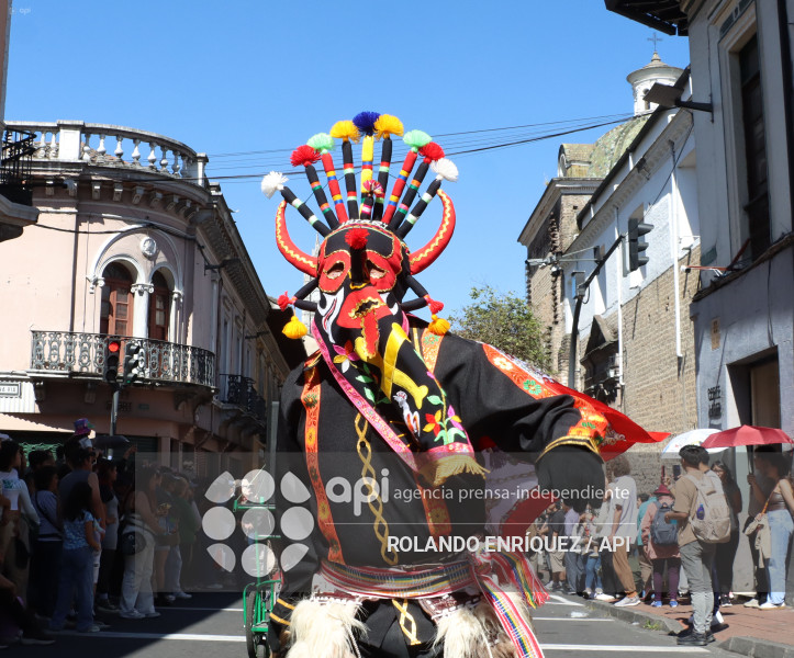 DESFILE FIESTAS DE FUNDACION DE QUITO