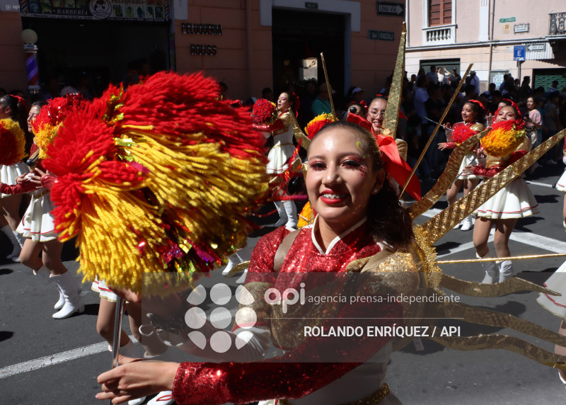 DESFILE FIESTAS DE FUNDACION DE QUITO