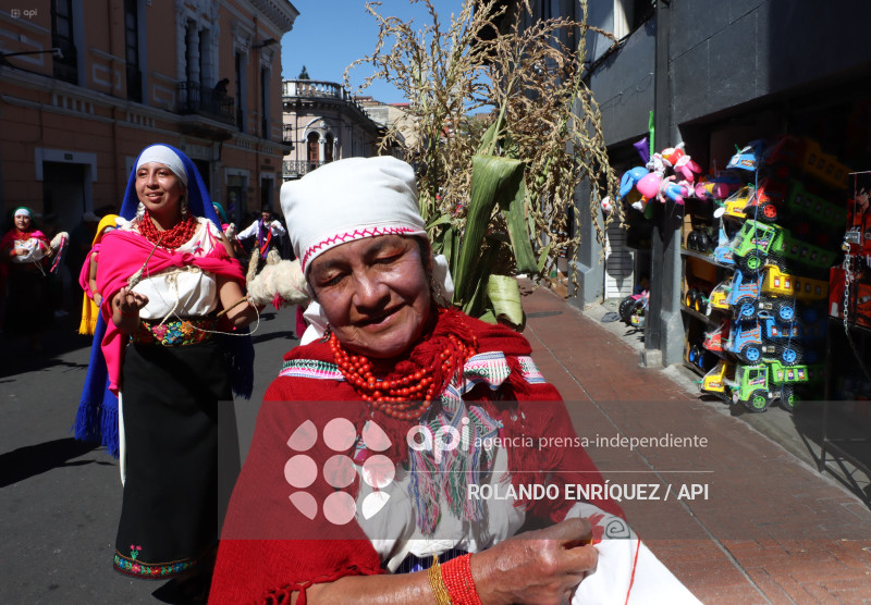 DESFILE FIESTAS DE FUNDACION DE QUITO