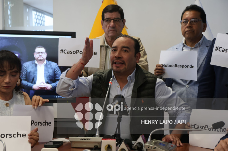 CONTRADICIONES CASO PORCHE