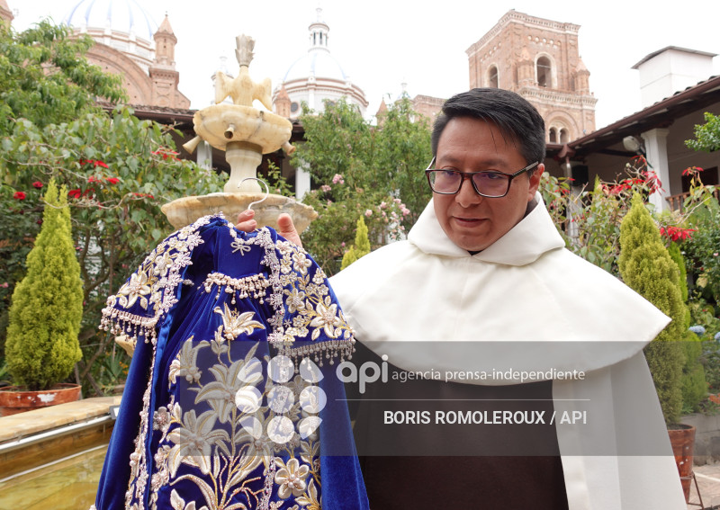 CUENCA-PRESENTACION VESTIMENTA-NIÑO VIAJERO
