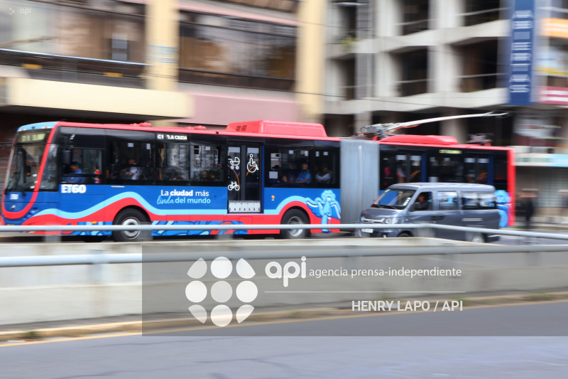 TROLEBÚS ELÉCTRICOS QUITO