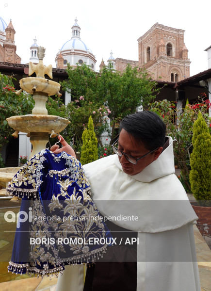 CUENCA-PRESENTACION VESTIMENTA-NIÑO VIAJERO