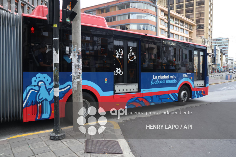 TROLEBÚS ELÉCTRICOS QUITO