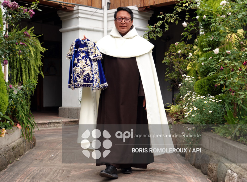 CUENCA-PRESENTACION VESTIMENTA-NIÑO VIAJERO